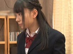 HUNTA-251 「あの清楚だった幼馴染が急にビッチ化！？お試しセックスの練習台はボク！？」●校に入ってヤリマン女子と急速に仲良くなった幼馴染。誘われたら即セックスが当たり前なんて考えをヤリマン女子に日々、植え付けられている！しかし、幼馴染は処女なのでまだ抵抗があるらし…